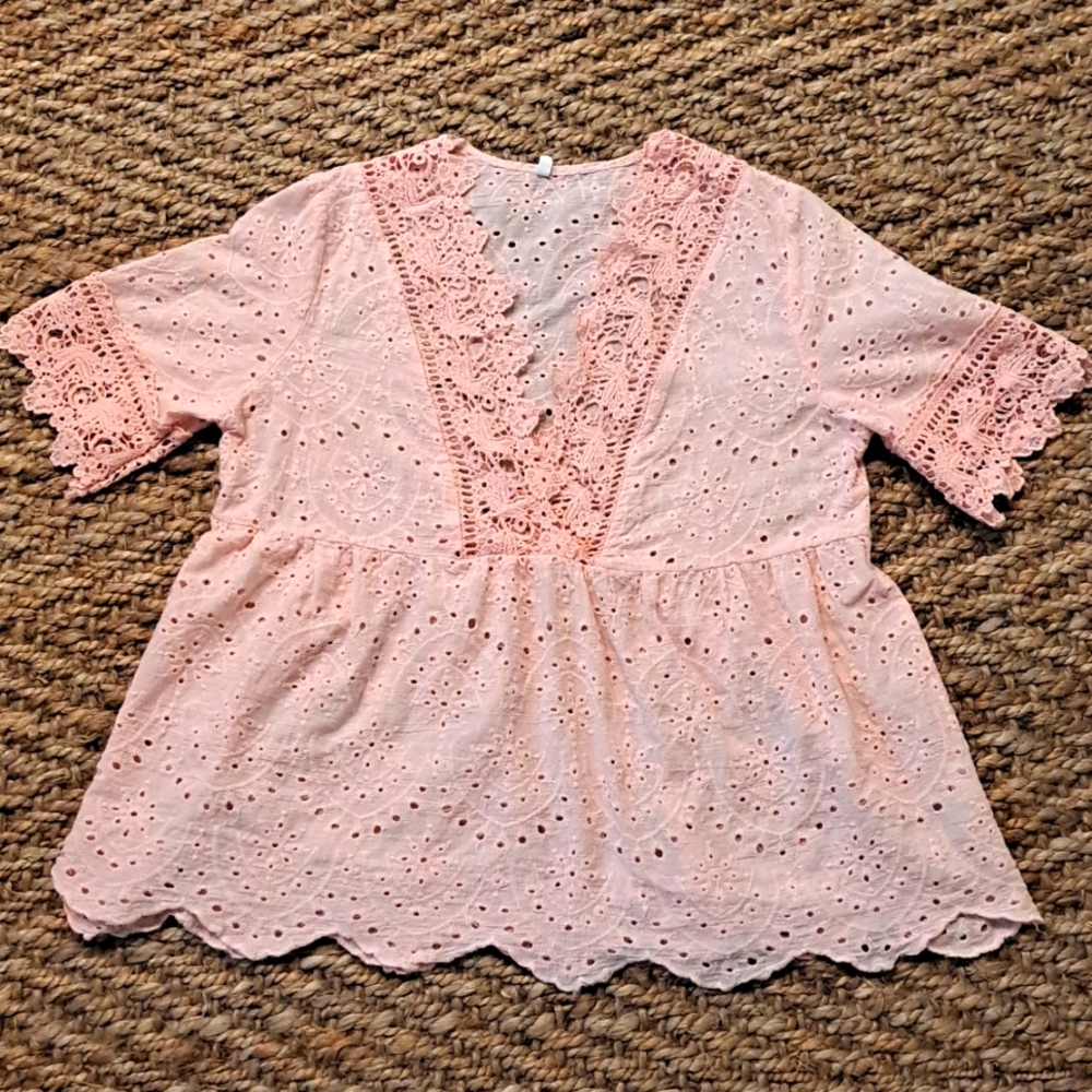 Broderie  Anglaise Top